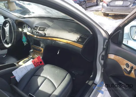 2009 Mercedes-Benz E 350 4Matic z USA, uszkodzony, nr VIN WDBUF87X49B380039